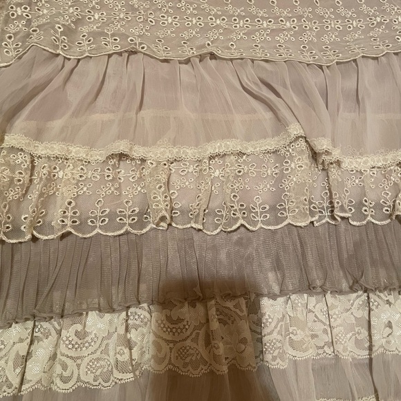 Axes femme j-fashion dress with lace and ruffles - Picture 5 of 5